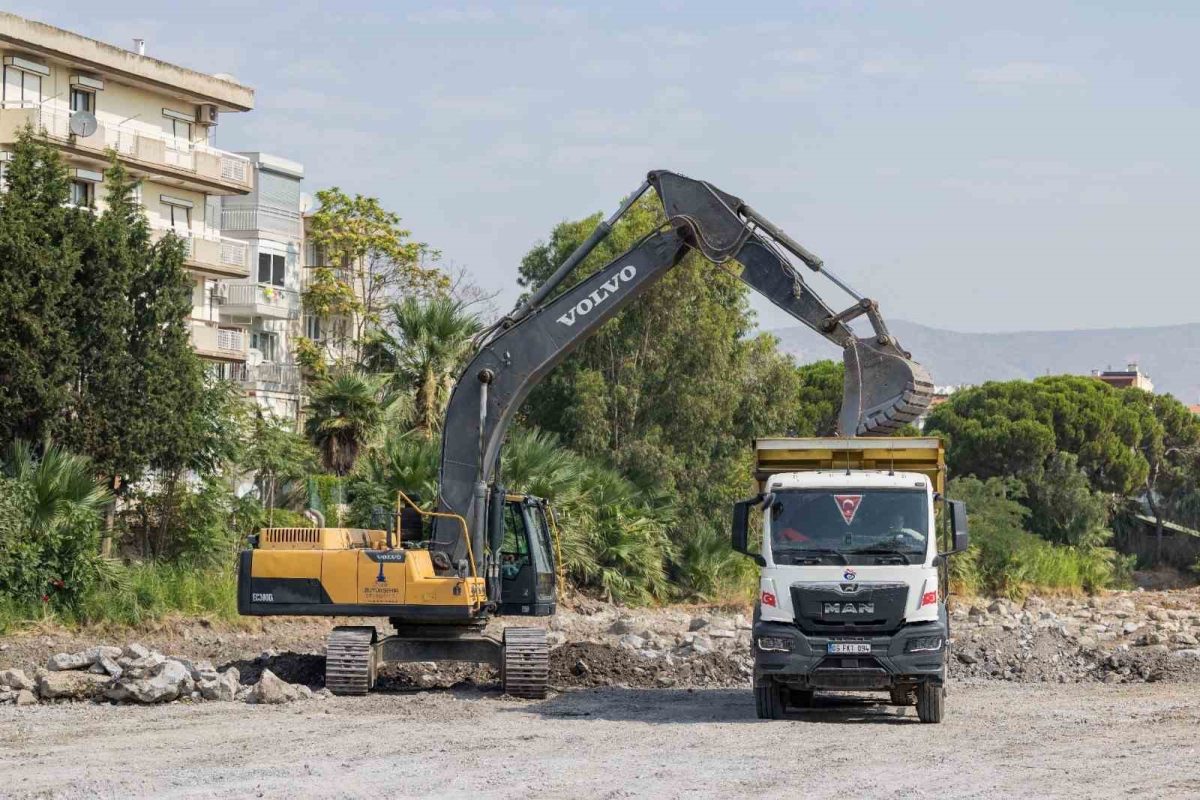 İzmir Büyükşehir: "Karşıyaka Zübeyde Hanım Stadı ile ilgili süreç emin adımlarla ilerliyor" - Foto 3