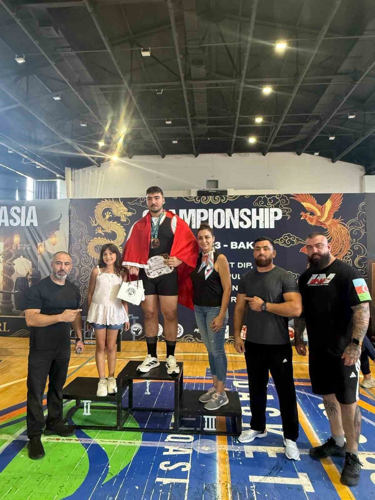 İzmirli genç sporcu iki dalda dünya şampiyonu - Foto 3