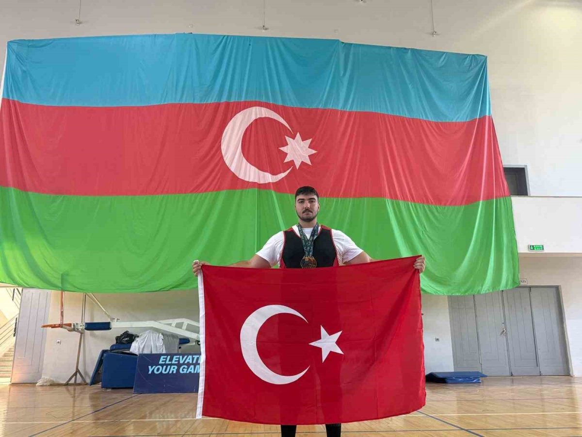 İzmirli genç sporcu iki dalda dünya şampiyonu