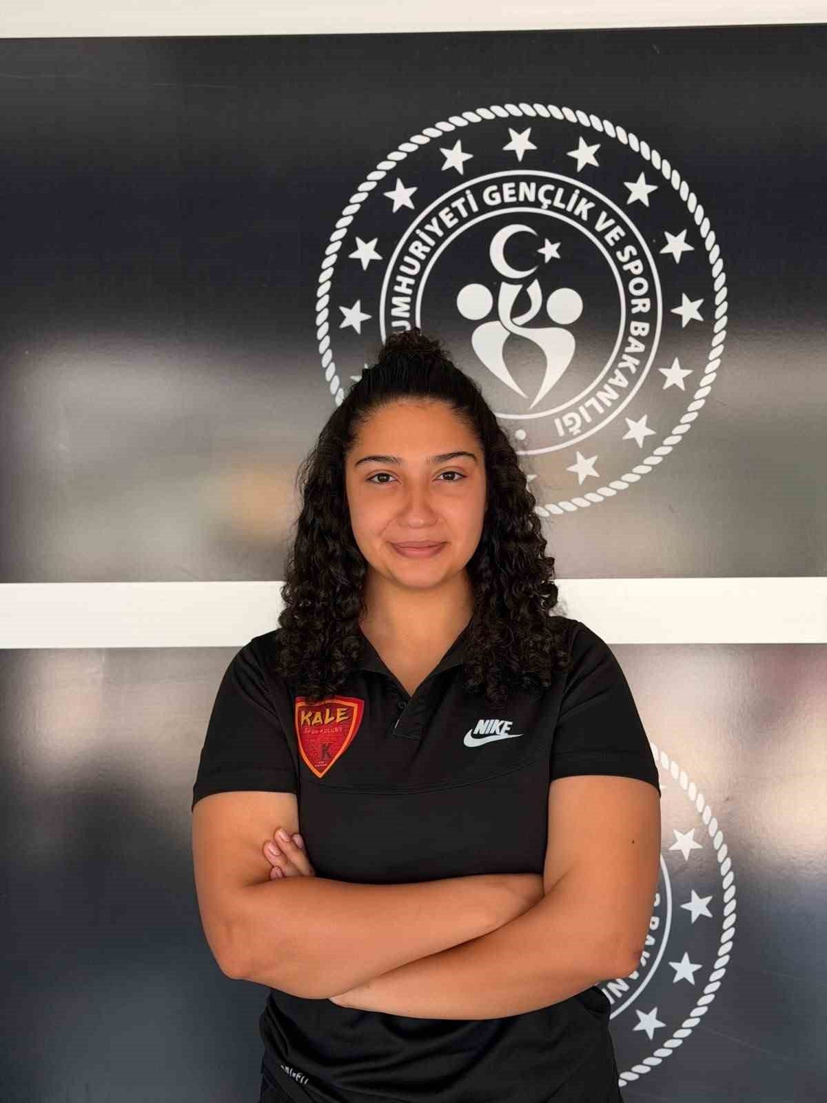 Kalespor, Milli Yüzücü Sudenas Çakmak’a emanet