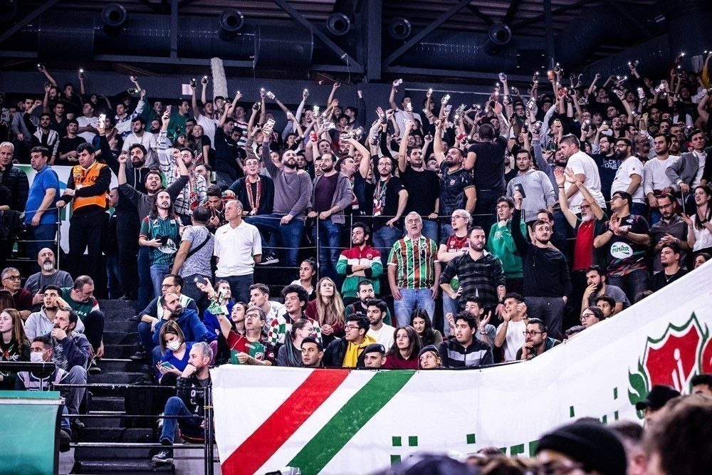 Karşıyaka’da kombineler satışa çıktı