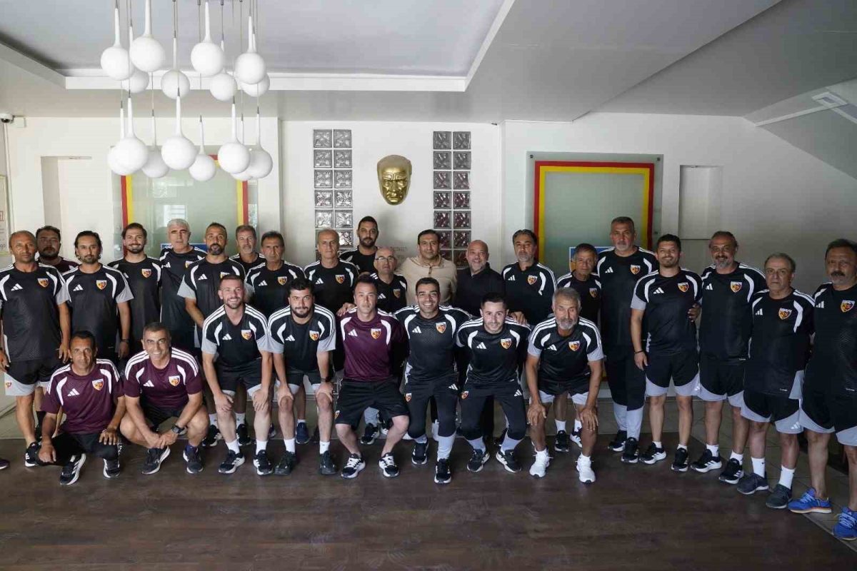 Kayserispor Akademi kolları sıvadı