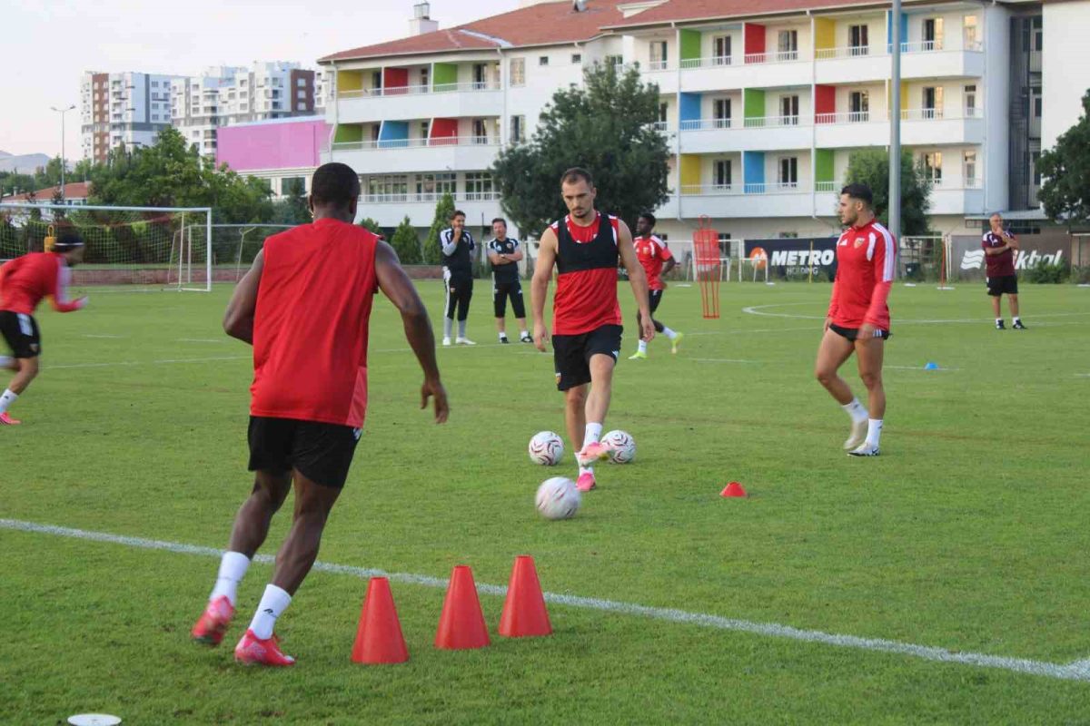 Kayserispor’da Iğdır FK maçının hazırlıkları sürüyor - Foto 2