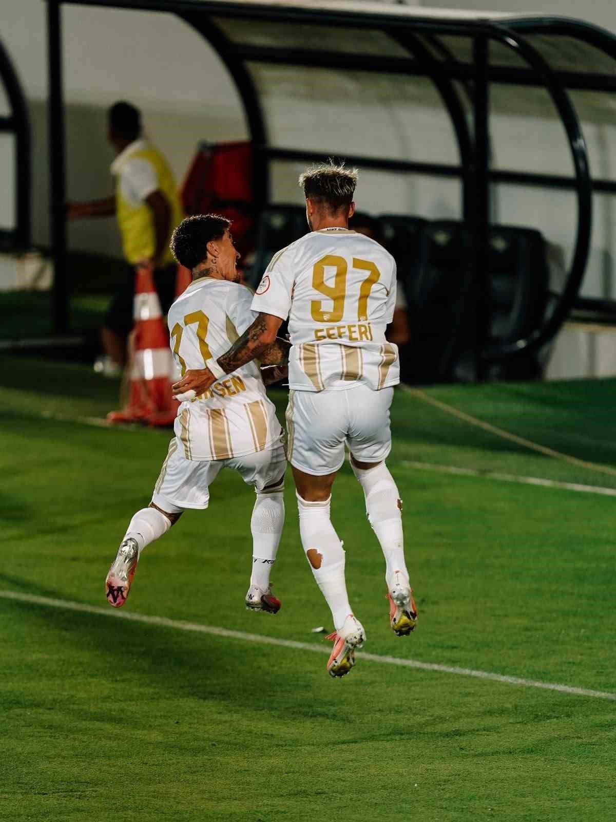 Kayserispor’un ilk golleri Seferi’den - Foto 2
