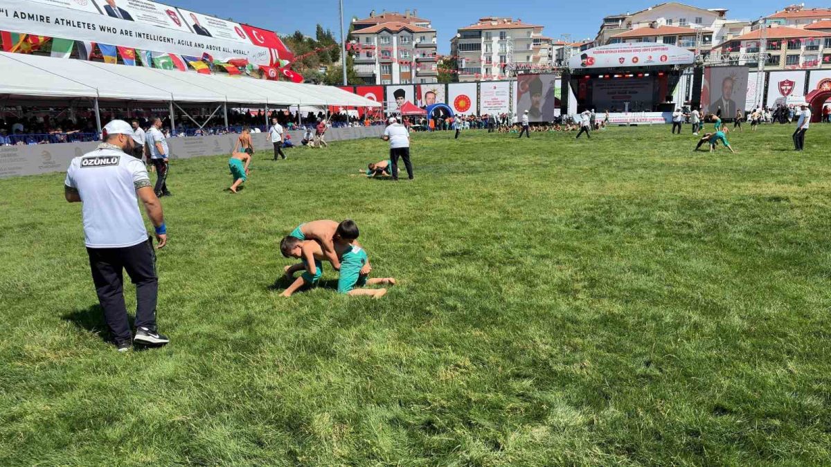 Keçiören’de genç pehlivanlar er meydanına çıktı - Foto 6