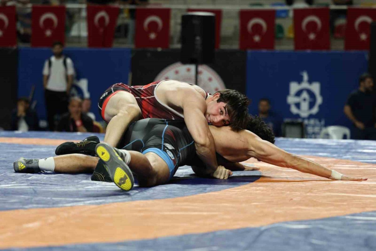 Kocaeli’deki Uluslararası Güreş Turnuvası’na Türkiye damgası - Foto 2
