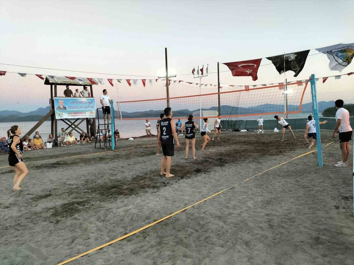 Köyceğiz’de Plaj Voleybolu Turnuvası heyecanı başladı