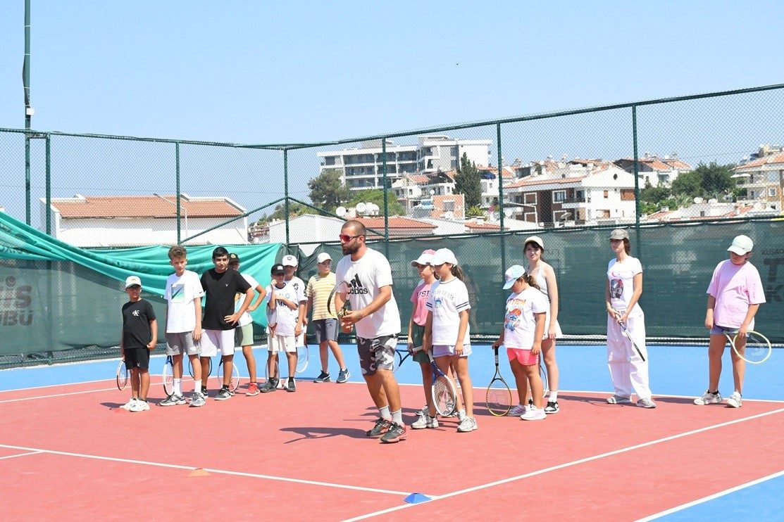 Kuşadası’nda minik raketler geleceğe hazırlanıyor - Foto 4