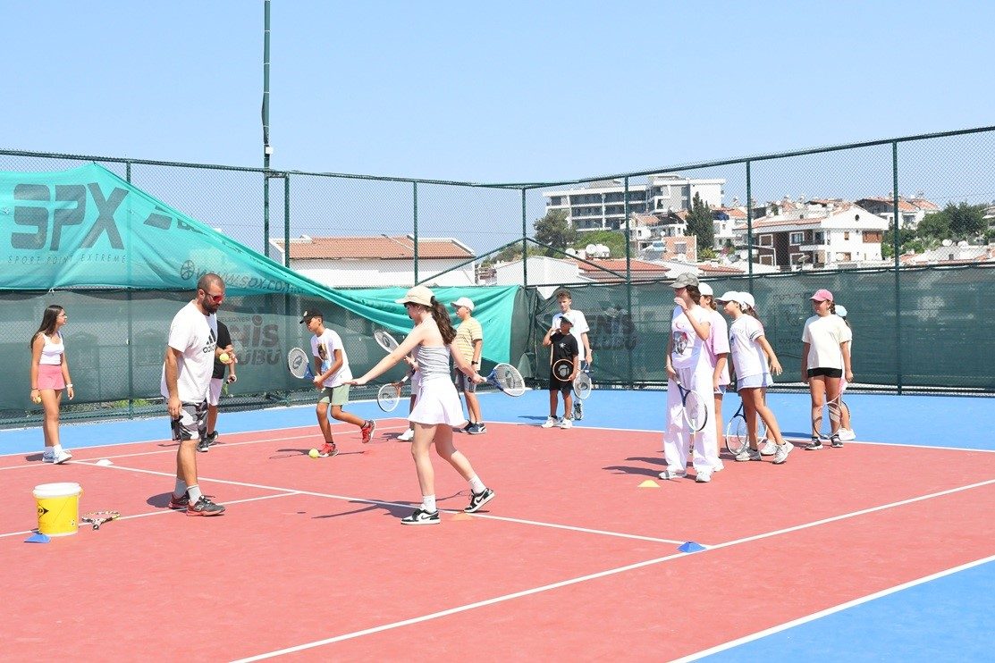 Kuşadası’nda minik raketler geleceğe hazırlanıyor - Foto 5