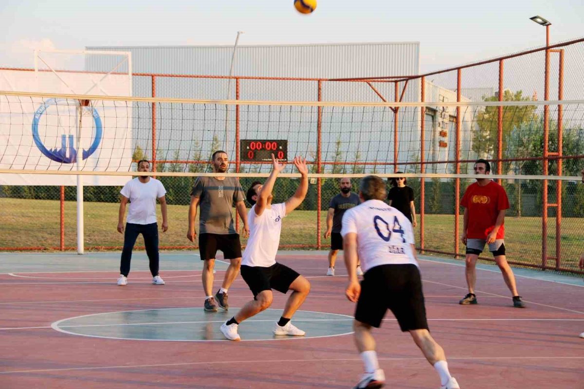 Kütahya’da Firmalar Arası Voleybol Turnuvası’nın şampiyonu belli oldu
