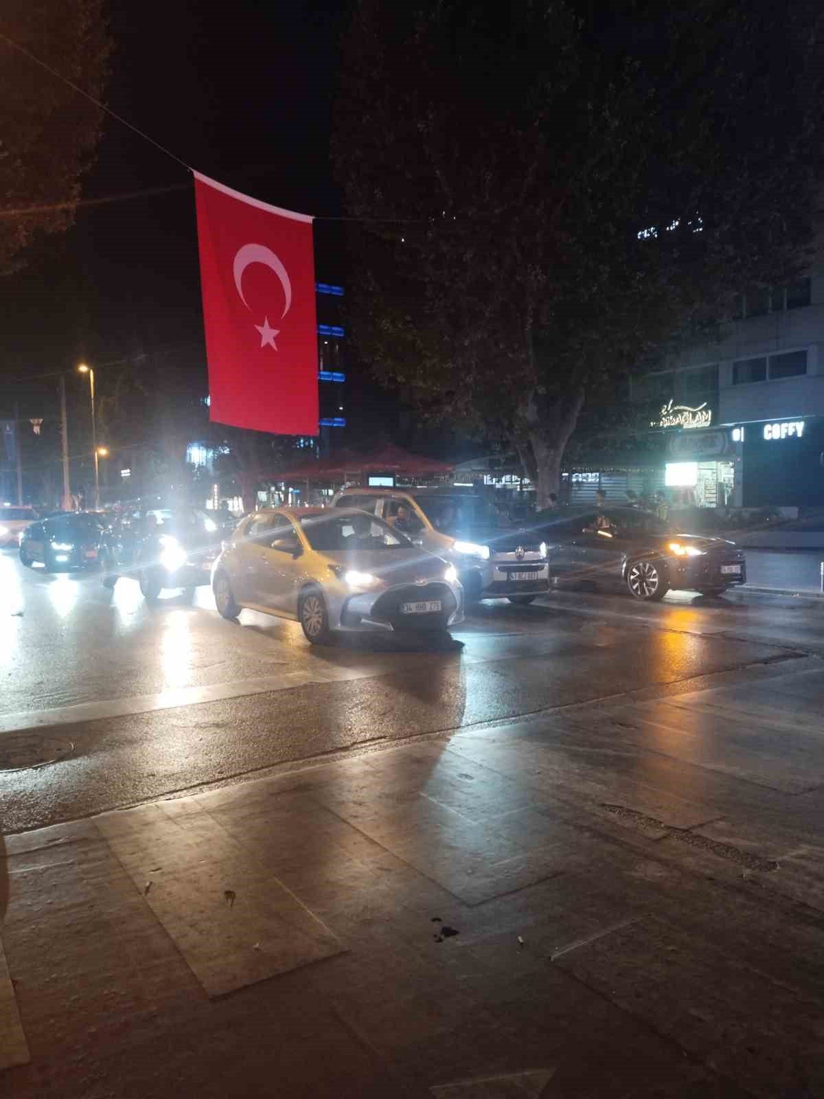 Lyon’da zafer, Bağdat Caddesi’nde büyük coşku