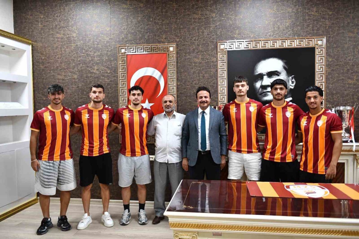 Malatya temsilcisinden gövde gösterisi: 6 yeni imza