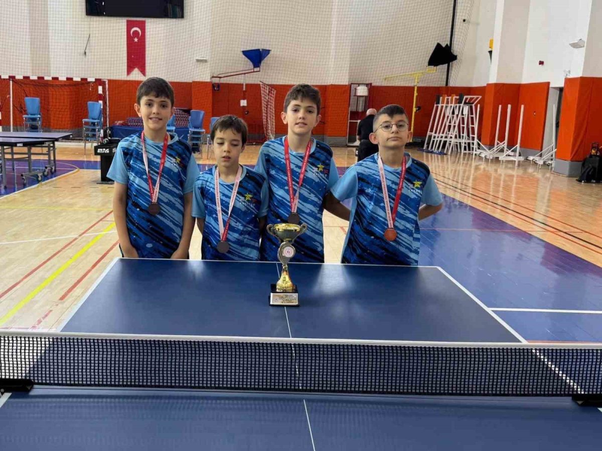 Masa tenisinde Kayseri’den Türkiye finallerinde büyük başarı - Foto 2