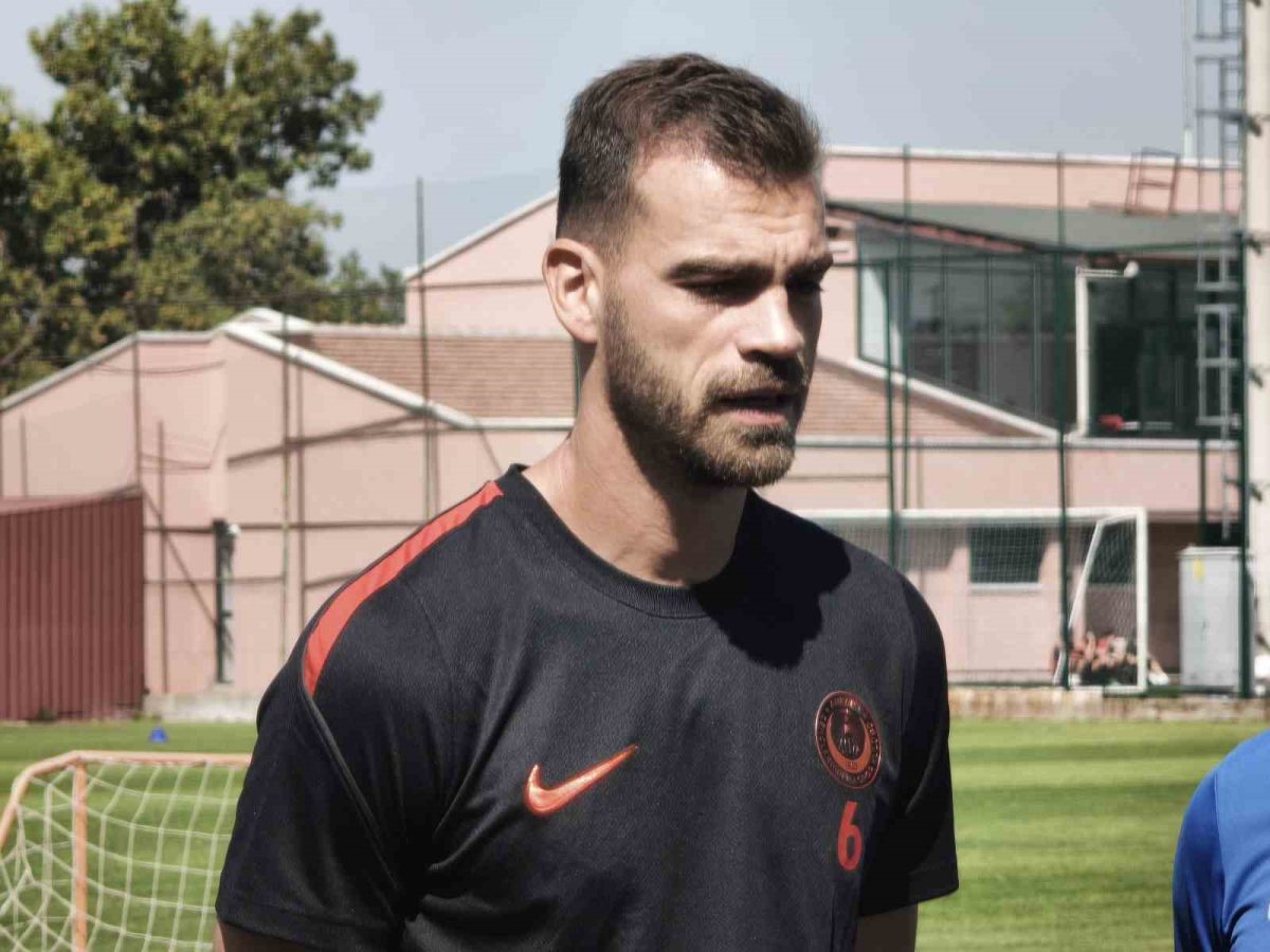 Metin Diyadin: "6 puan bizi şu an için farklı bir atmosfere sokmamalı" - Foto 5