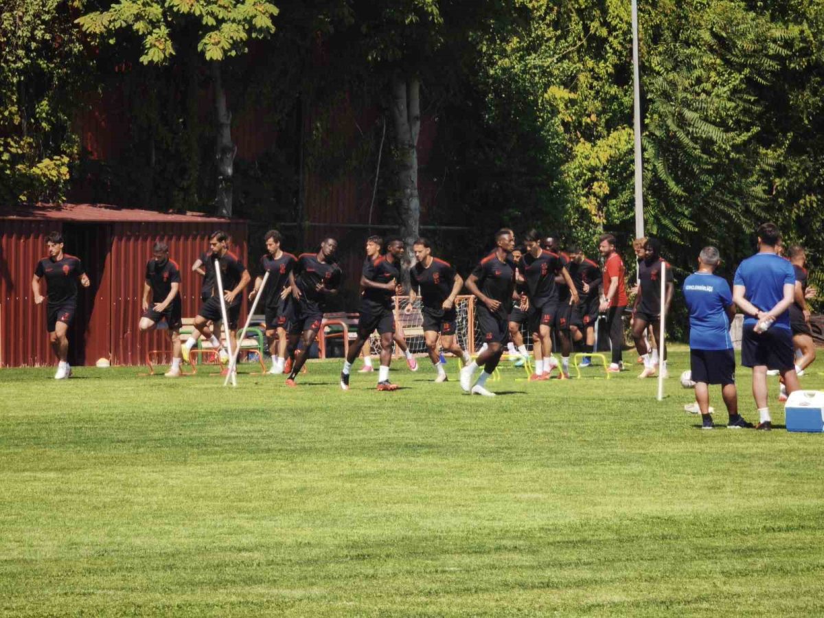 Metin Diyadin: "6 puan bizi şu an için farklı bir atmosfere sokmamalı" - Foto 8