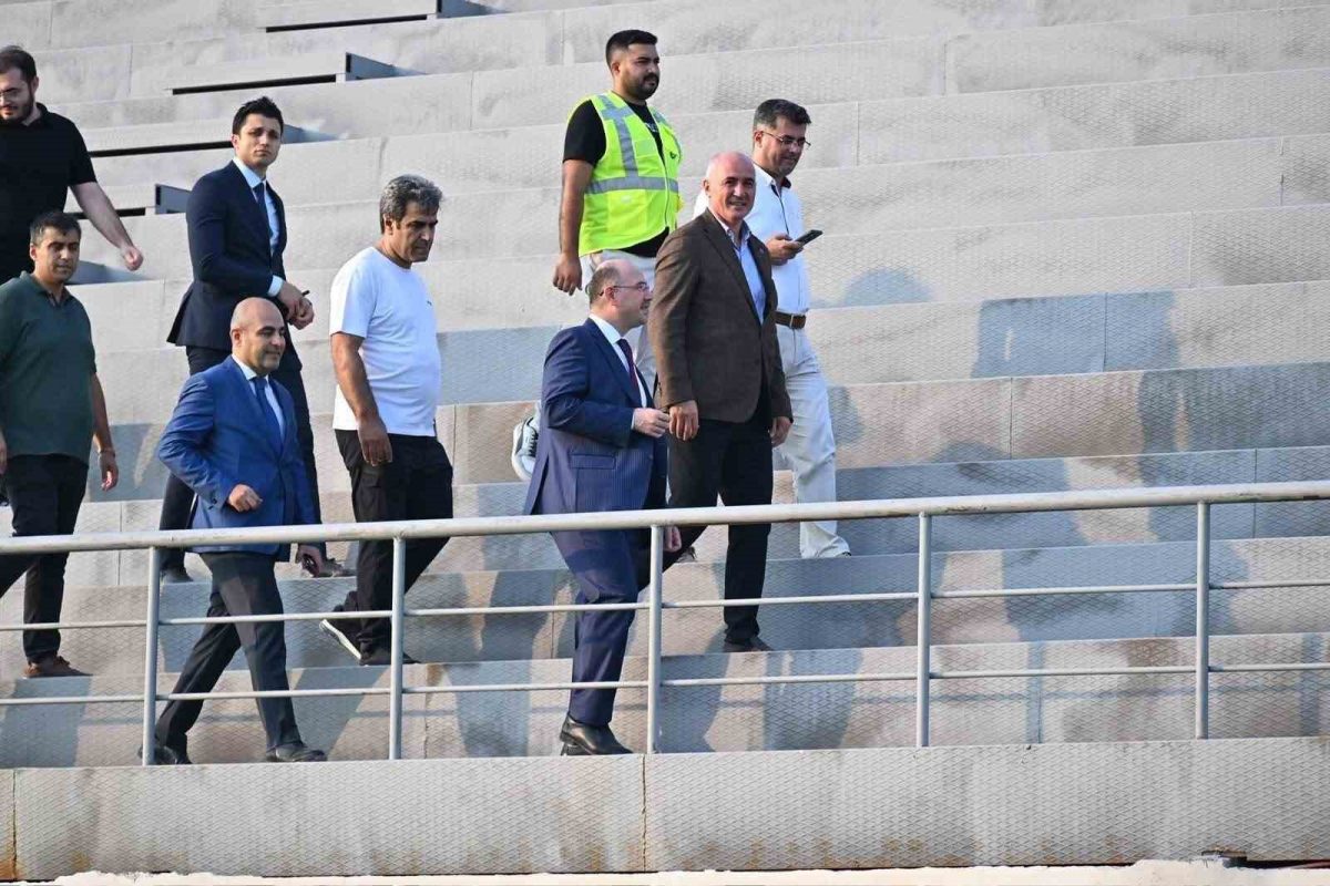 Osmaniye 7 Ocak Stadyumu’nda çalışmalar yüzde 75’e ulaştı - Foto 2