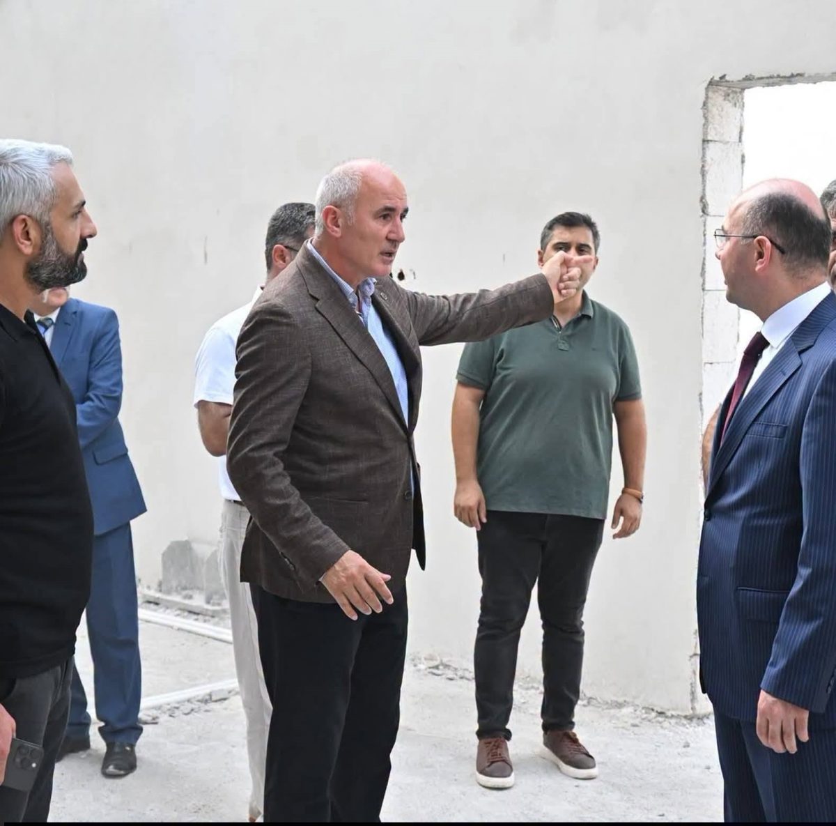 Osmaniye 7 Ocak Stadyumu’nda çalışmalar yüzde 75’e ulaştı - Foto 3