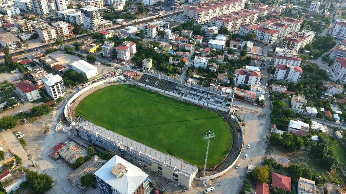 Osmaniye 7 Ocak Stadyumu’nda çalışmalar yüzde 75’e ulaştı - Foto 5