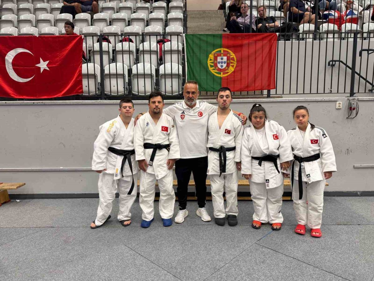 Özel Sporcular Down Judo Milli Takımı namağlup dünya şampiyonu - Foto 3
