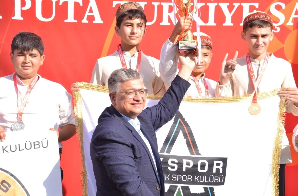 Rektör Kızıltoprak: "Geleneksel Türk okçuluğu geleceğe taşınan bir medeniyet mirasıdır"