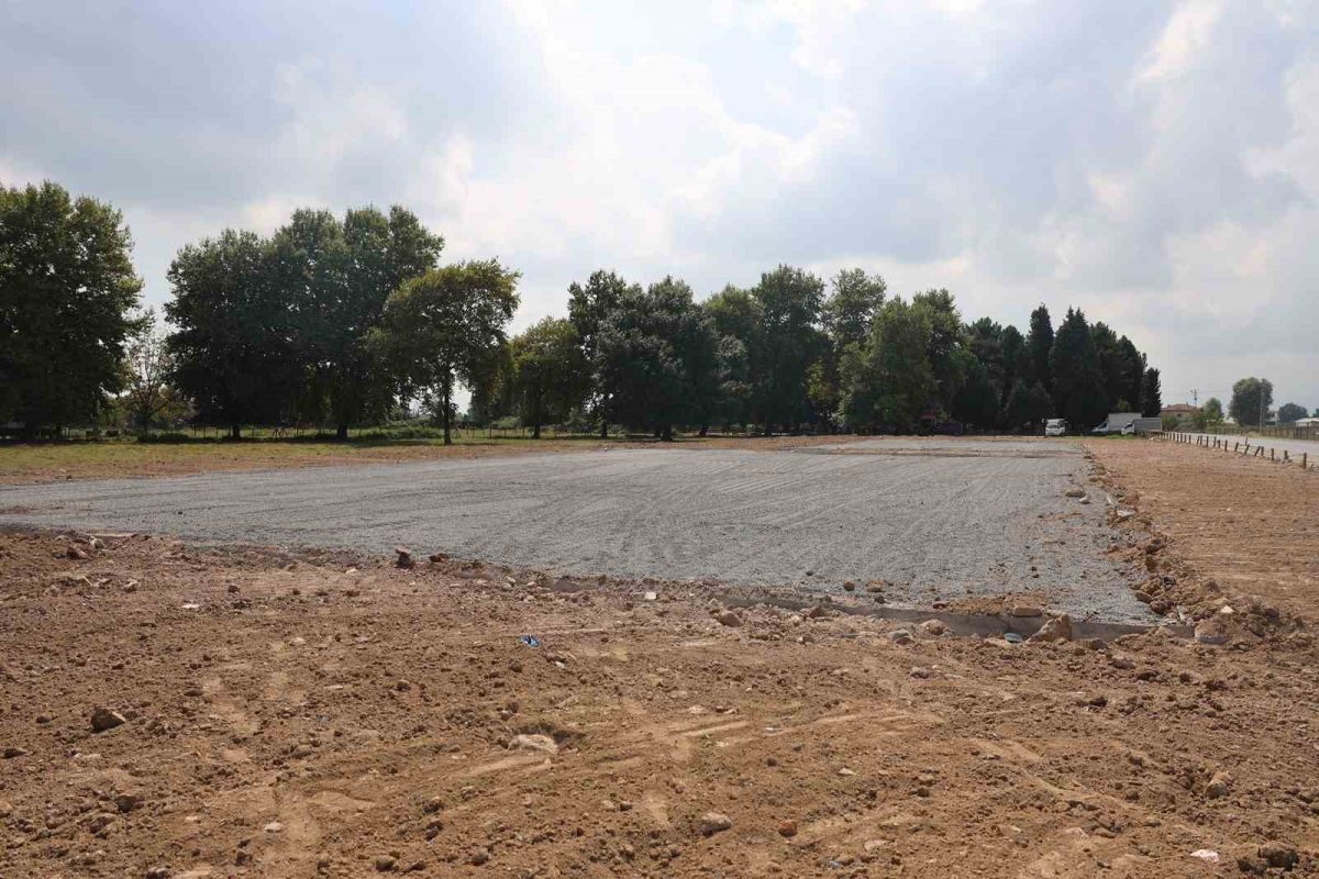 Sakarya’da 3 mahalle daha futbol, voleybol ve basketbol sahasına kavuşuyor