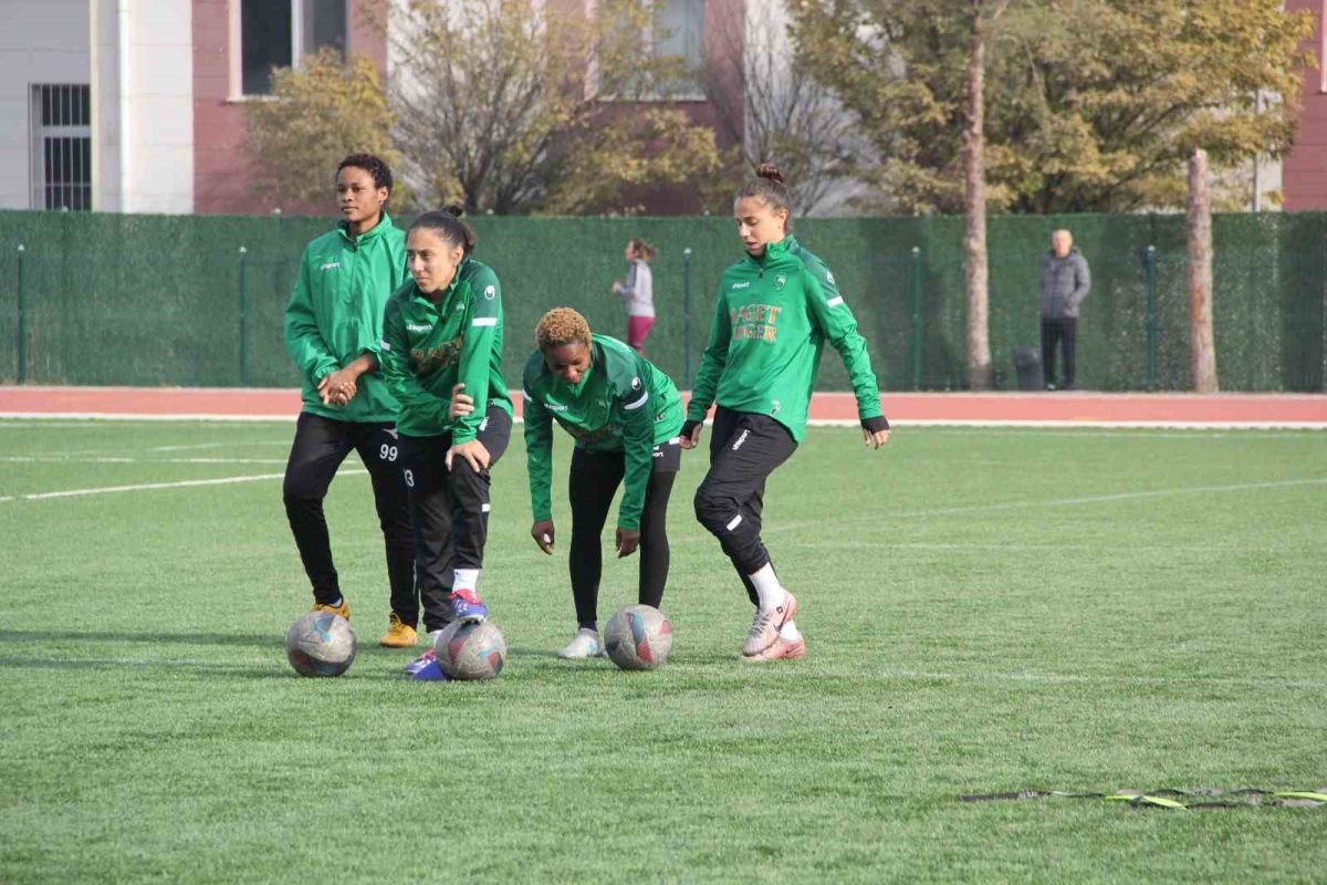 Şampiyon Takım Horozkentspor parasızlık nedeniyle kapanma tehlikesi yaşıyor - Foto 3