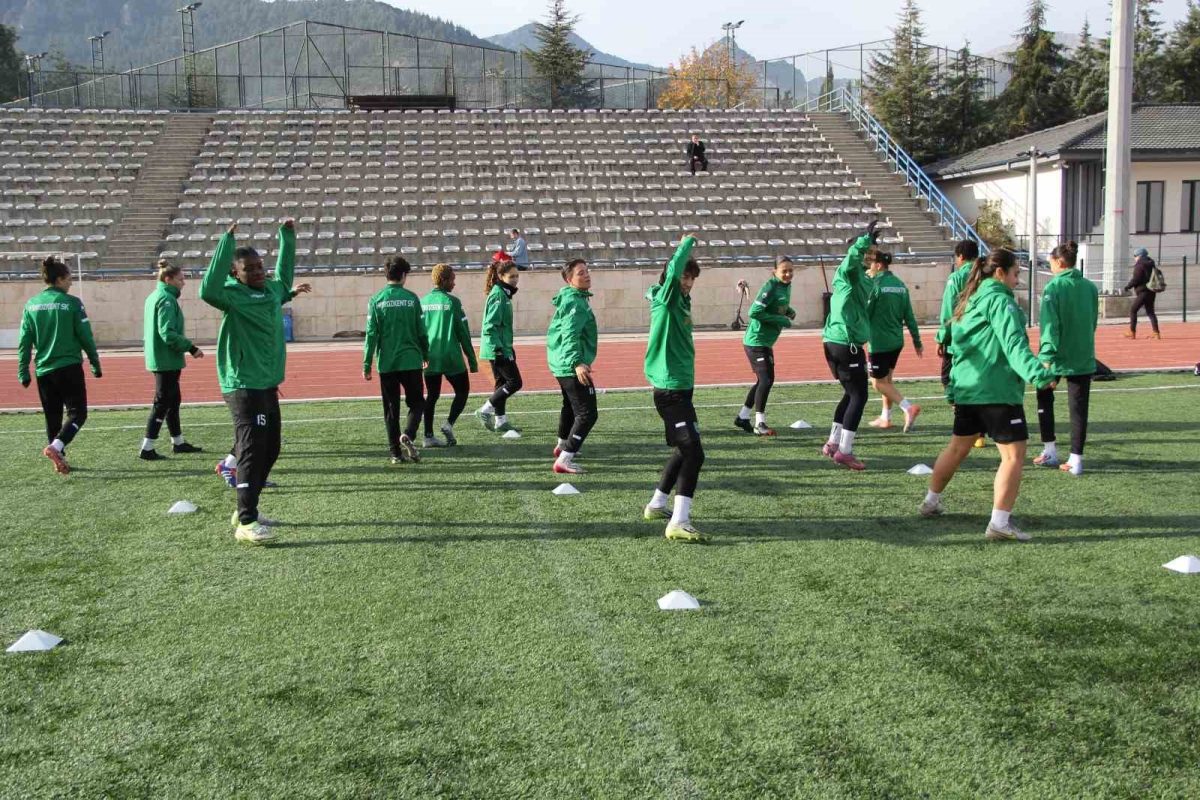 Şampiyon Takım Horozkentspor parasızlık nedeniyle kapanma tehlikesi yaşıyor - Foto 4