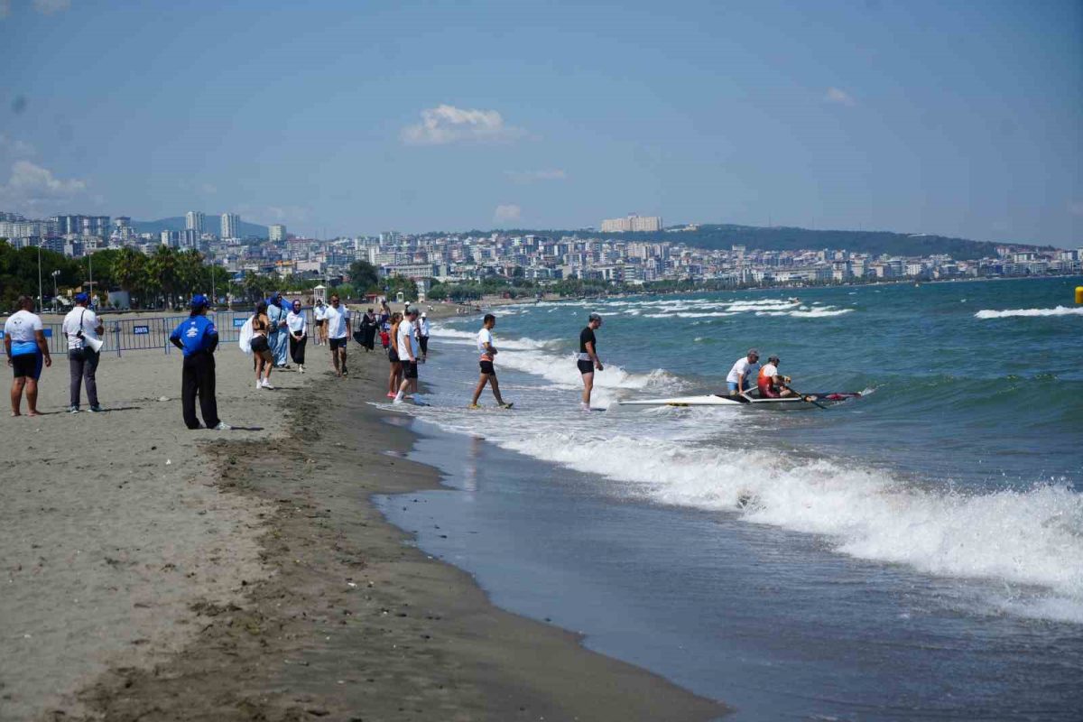 Samsun’da Deniz Küreği Türkiye Şampiyonası başladı