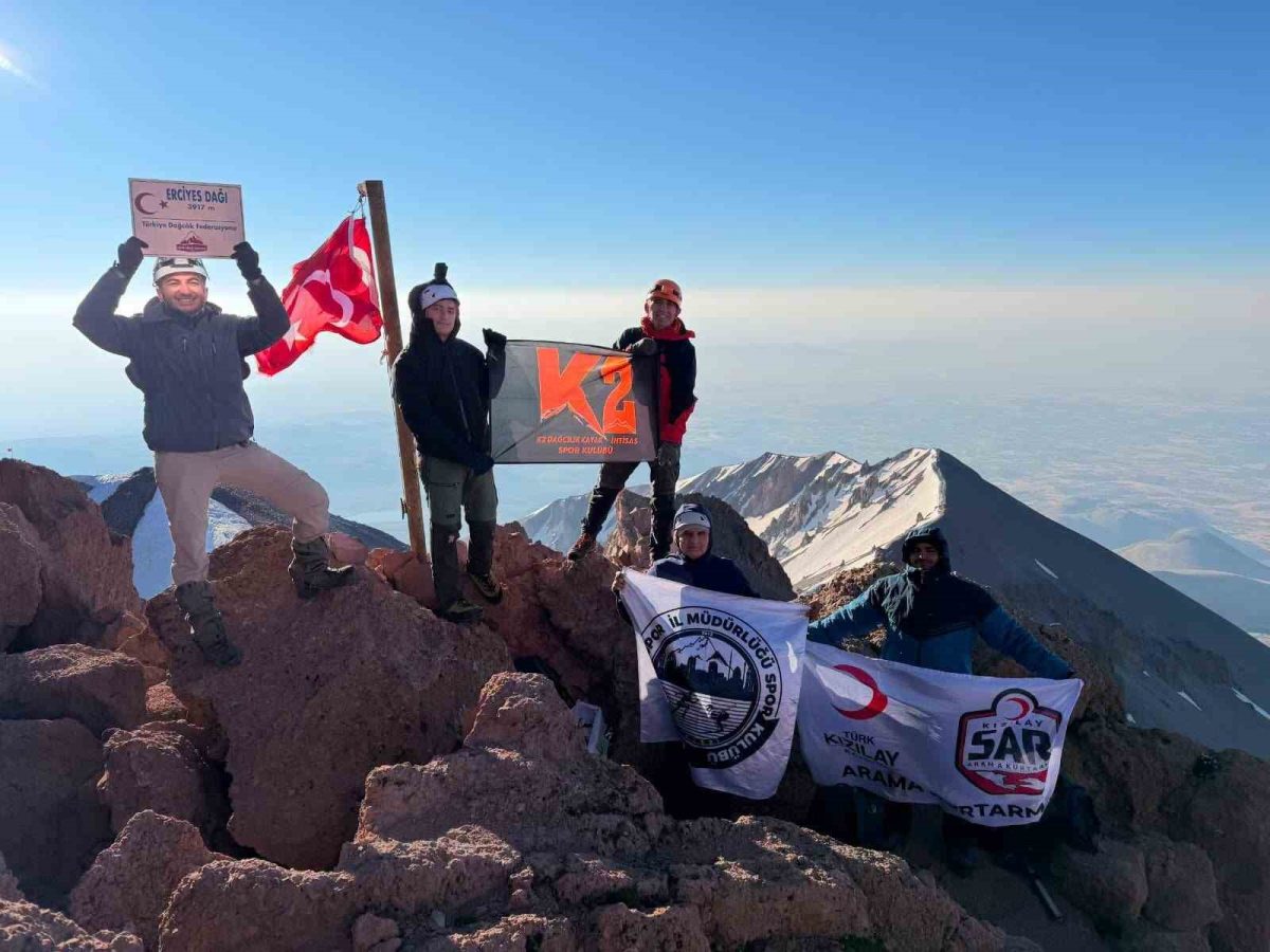 Âşık Seyrânî için Erciyes’in zirvesine anlamlı tırmanış