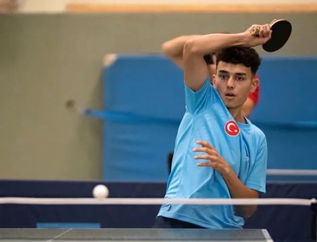 Sivaslı milli sporcudan Avrupa’da 3 madalya