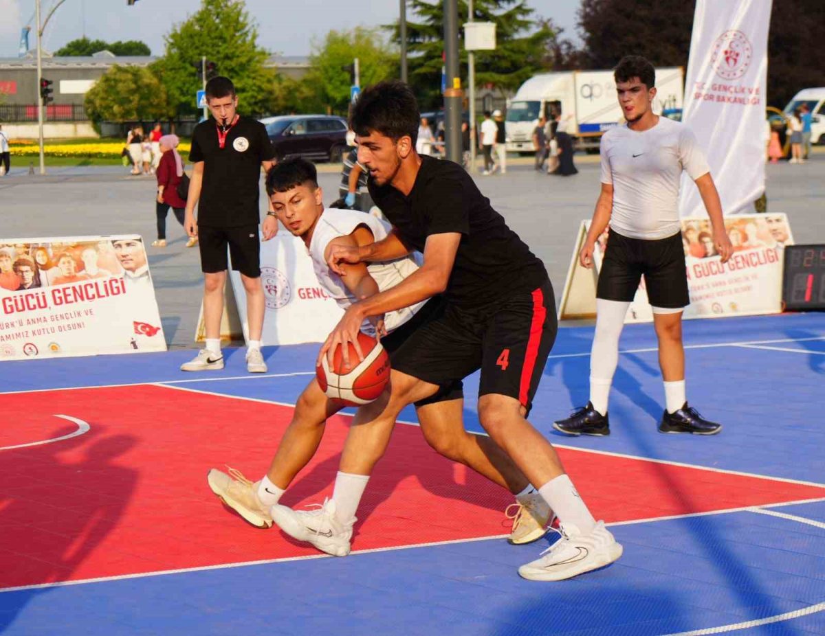 Sokak basketbolunun kalbi Samsun’da atıyor