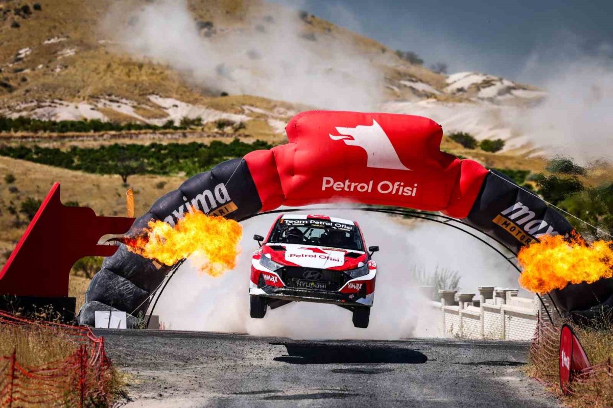 Team Petrol Ofisi Kapadokya Rallisi’ni birinci sırada tamamladı - Foto 2