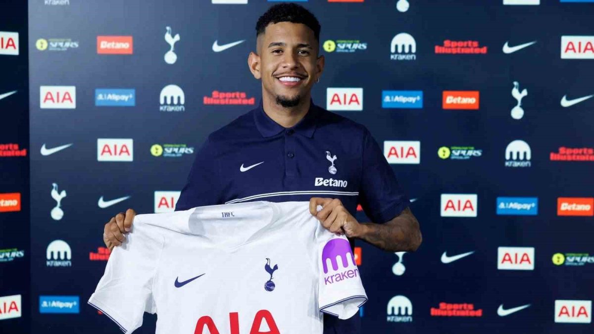 Tottenham, Savinho’yu renklerine bağladı