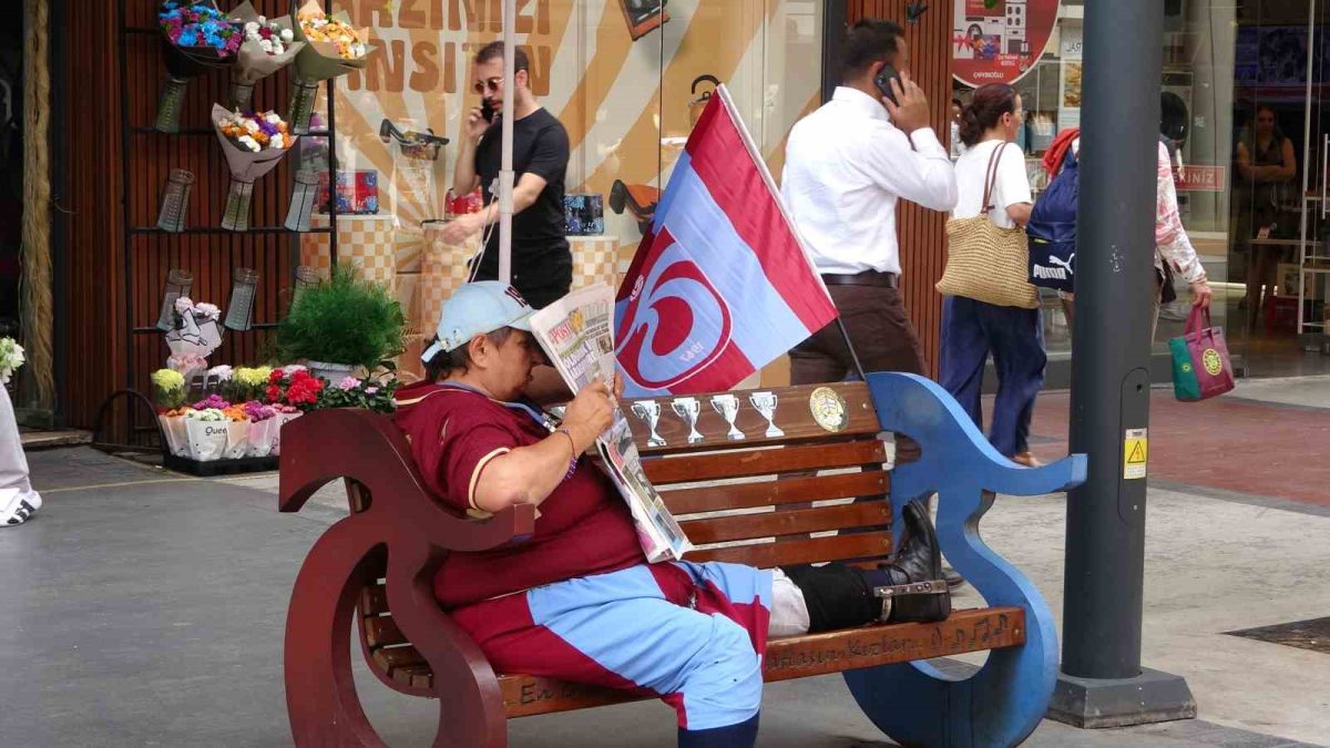 Trabzon’da 7’den 70’e herkes Salah’ı bekliyor