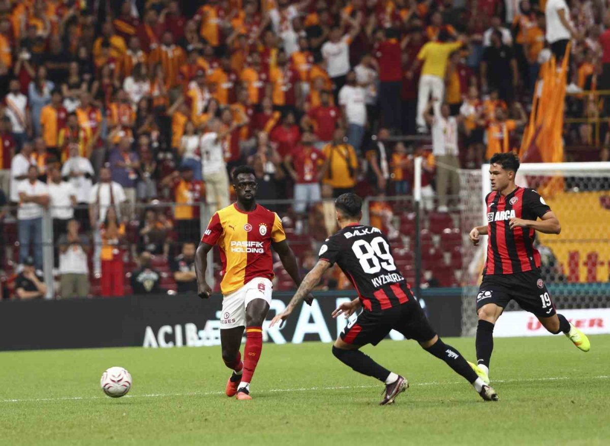 Trendyol Süper Lig: Galatasaray: 0 - Çorum FK: 0 (Maç devam ediyor)