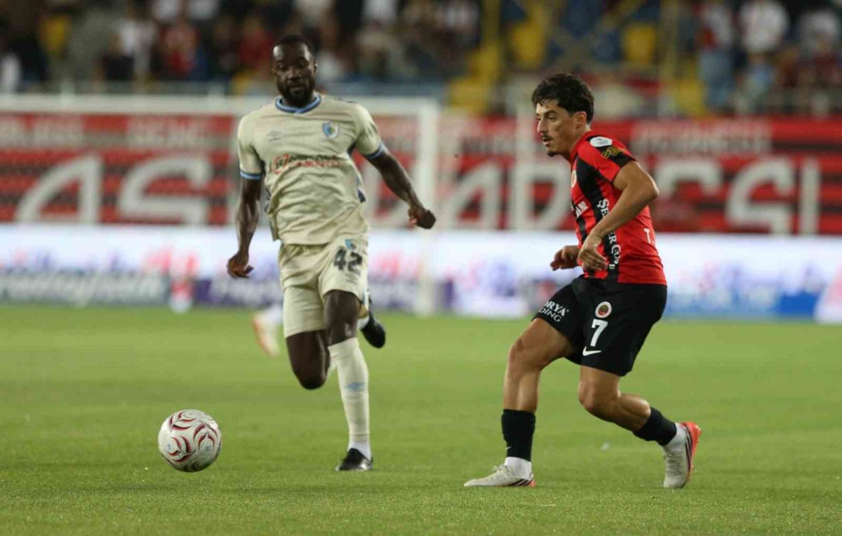 Trendyol Süper Lig: Gençlerbirliği: 0 - Erzurumspor FK: 0 (İlk yarı)