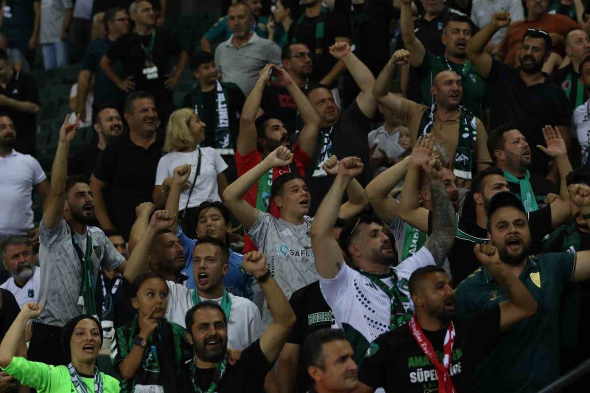 Trendyol Süper Lig: Kocaelispor: 1 - Amed Sportif Faaliyetler: 0 (Maç devam ediyor) - Foto 3
