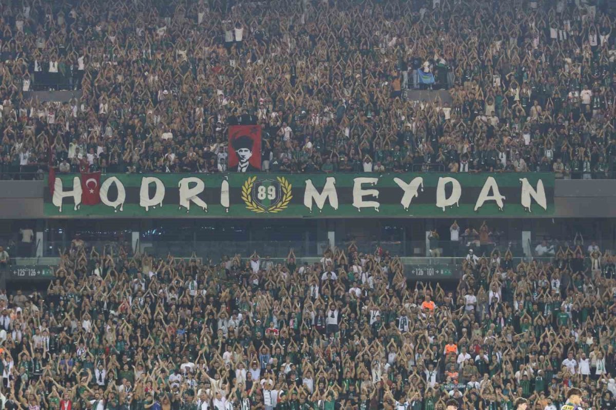 Trendyol Süper Lig: Kocaelispor: 1 - Amed Sportif Faaliyetler: 0 (Maç devam ediyor) - Foto 4