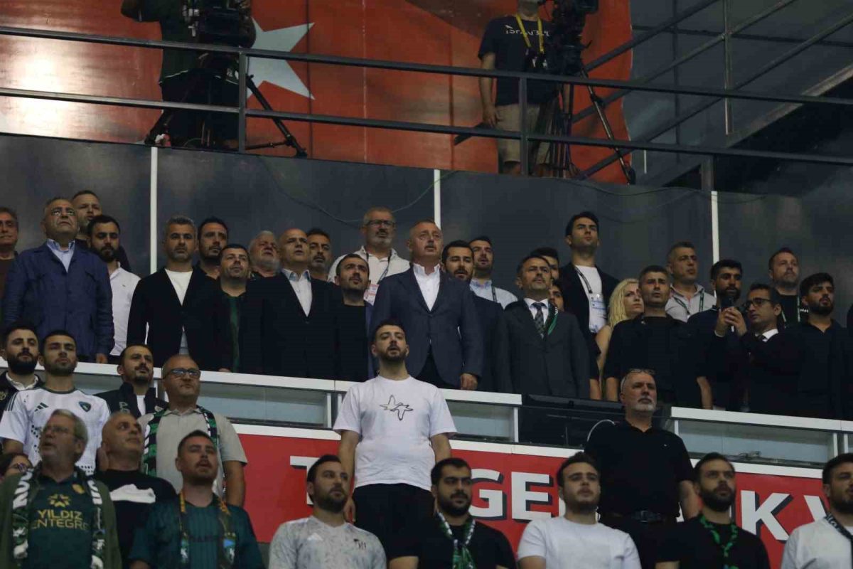 Trendyol Süper Lig: Kocaelispor: 1 - Amed Sportif Faaliyetler: 0 (Maç devam ediyor) - Foto 8