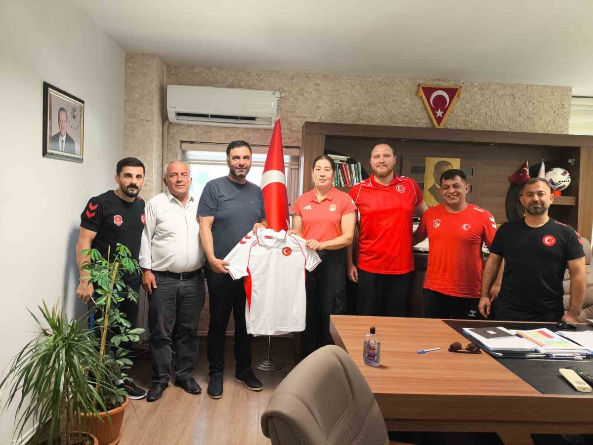 U-20 Kadın Güreş Milli Takımı, Dünya Şampiyonası hazırlıklarını Afyonkarahisar’da sürdürüyor