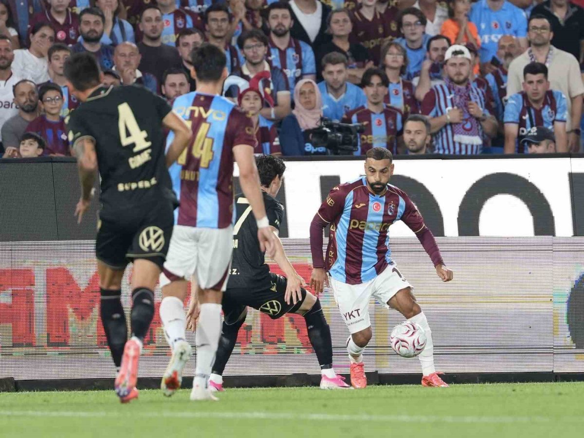 UEFA Avrupa Ligi: Trabzonspor: 0 - Ferencvaros: 1 (İlk yarı)