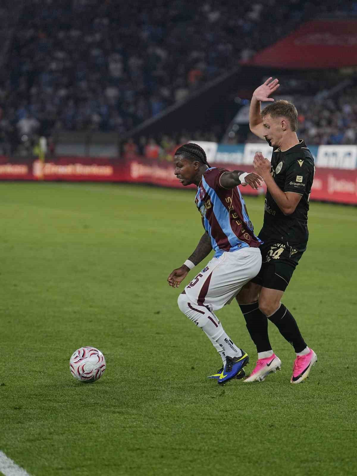 UEFA Avrupa Ligi: Trabzonspor: 0 - Ferencvaros: 1 (Maç sonucu) - Foto 6