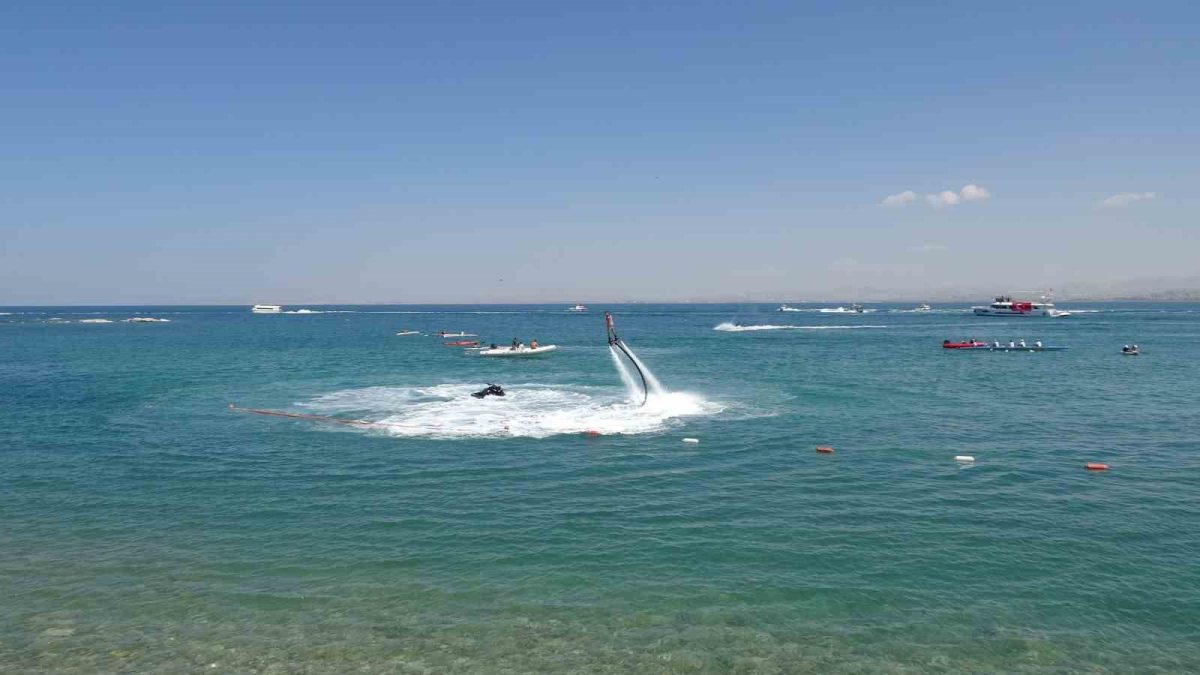 Van Gölü’nde adrenalin dolu festival - Foto 2