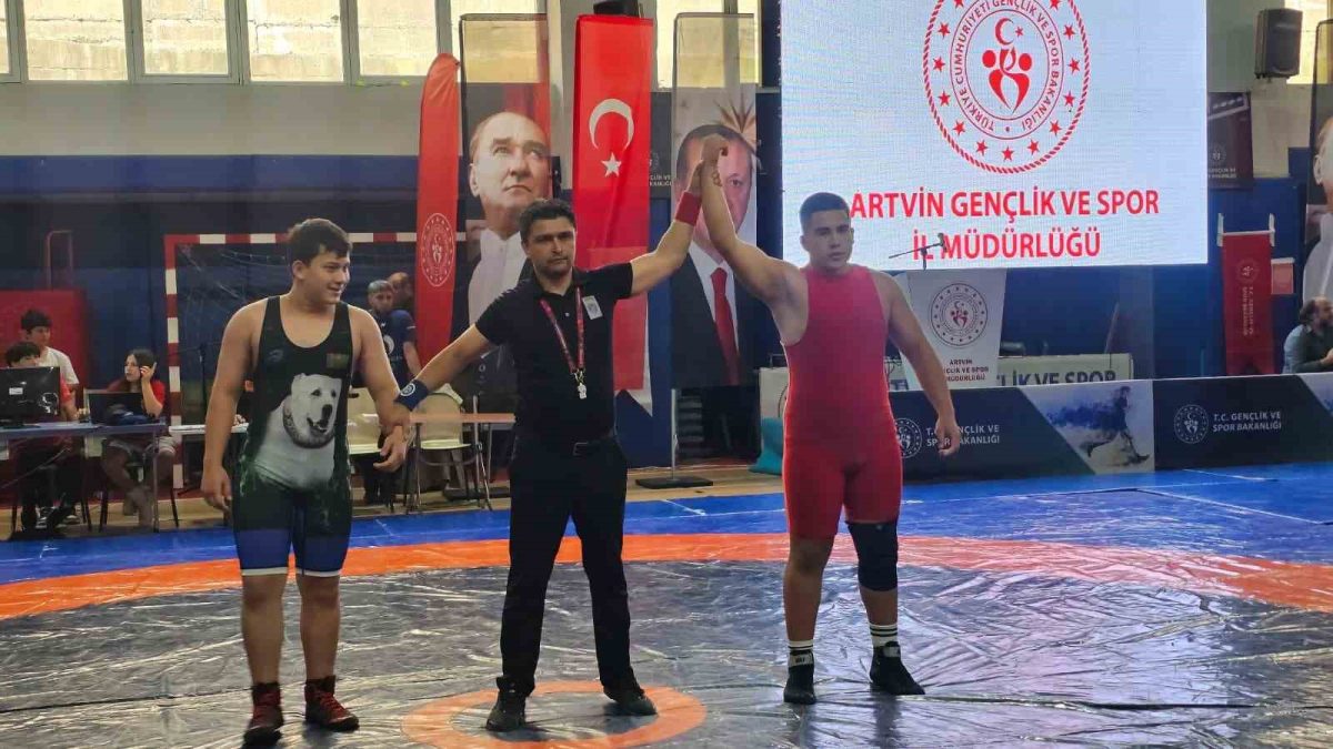 20 Ülkeden 140 sporcu, Artvin’de minderde - Foto 6