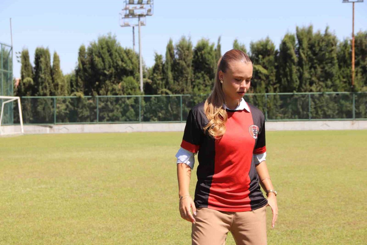 22 yaşındaki Zeynep Mestan, Turgutluspor’un teknik direktörü oldu