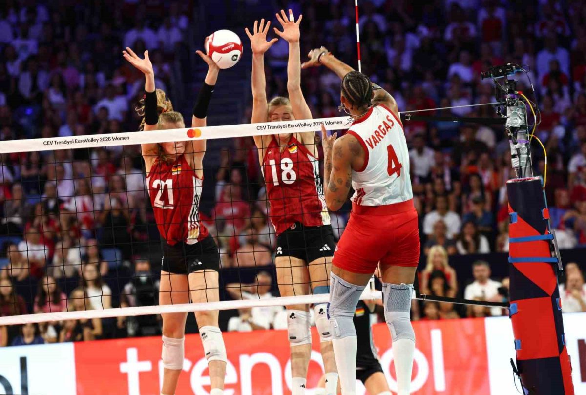 A Milli Kadın Voleybol Takımı, Avrupa Şampiyonası’nda yarı finale yükseldi - Foto 3