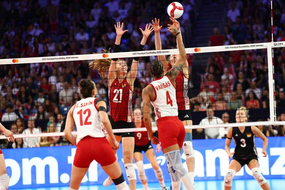 A Milli Kadın Voleybol Takımı, Avrupa Şampiyonası’nda yarı finale yükseldi - Foto 5