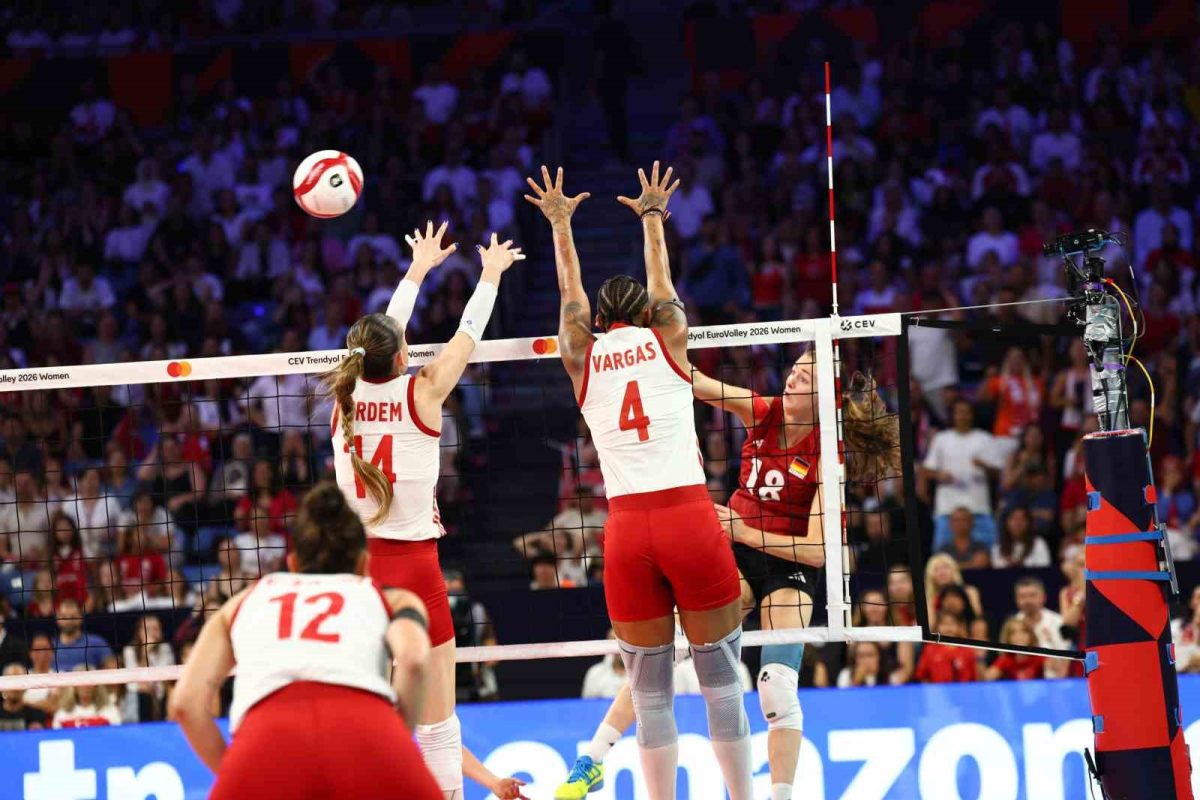 A Milli Kadın Voleybol Takımı, Avrupa Şampiyonası’nda yarı finale yükseldi - Foto 6