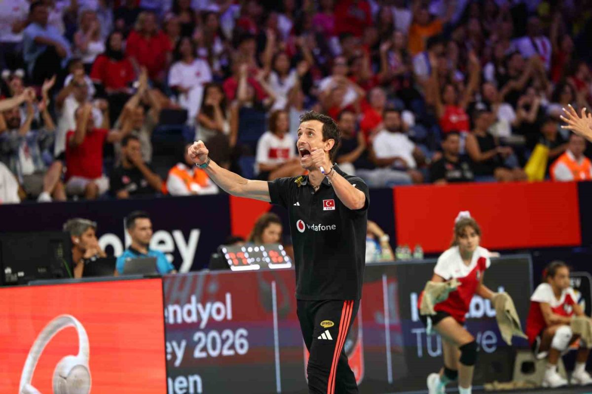 A Milli Kadın Voleybol Takımı, Avrupa Şampiyonası’nda yarı finale yükseldi - Foto 7