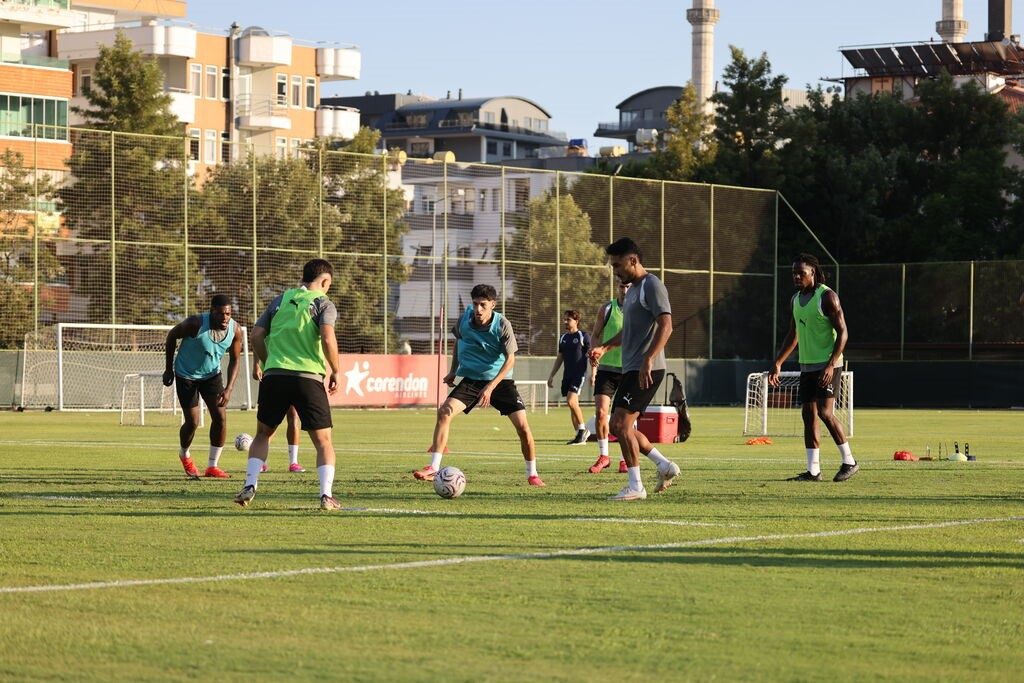 Alanyaspor, Rizespor maçı hazırlıklarına başladı - Foto 7